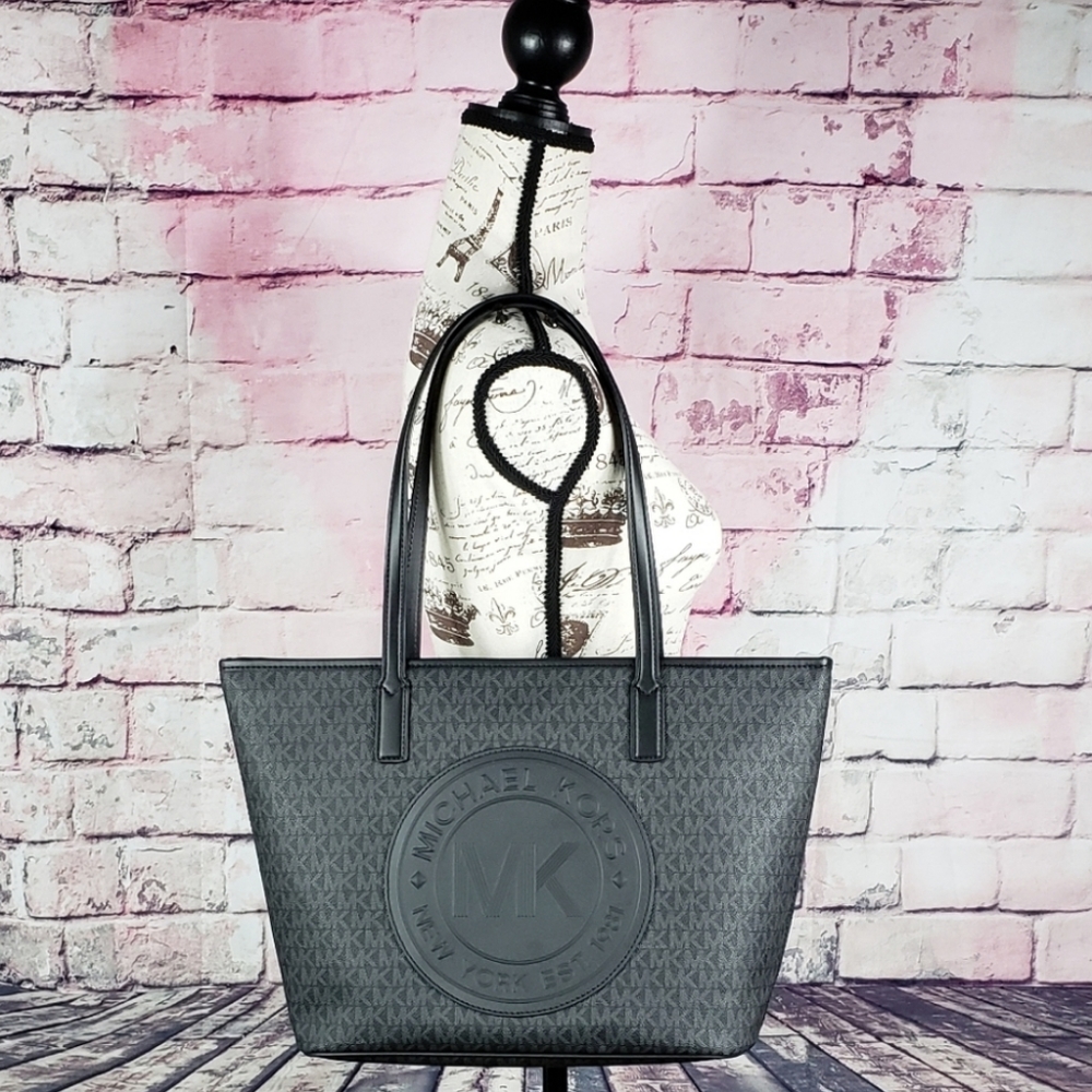 ⚠️LAST ONE⚠️ Michael Kors Fulton Sport Medium Tote - Picture 6 of 6